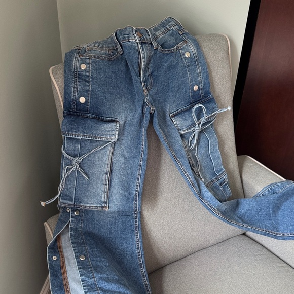 Trendy Denim Flare Jeans with Pocket Details - Picture 8 of 9